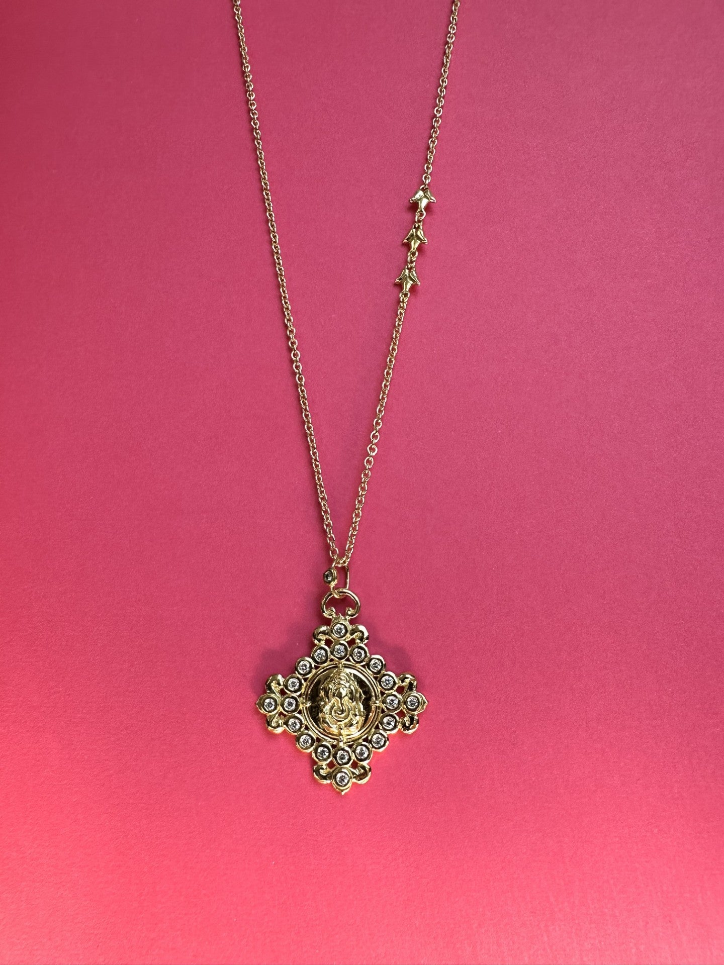 20 Diamond Ganesh