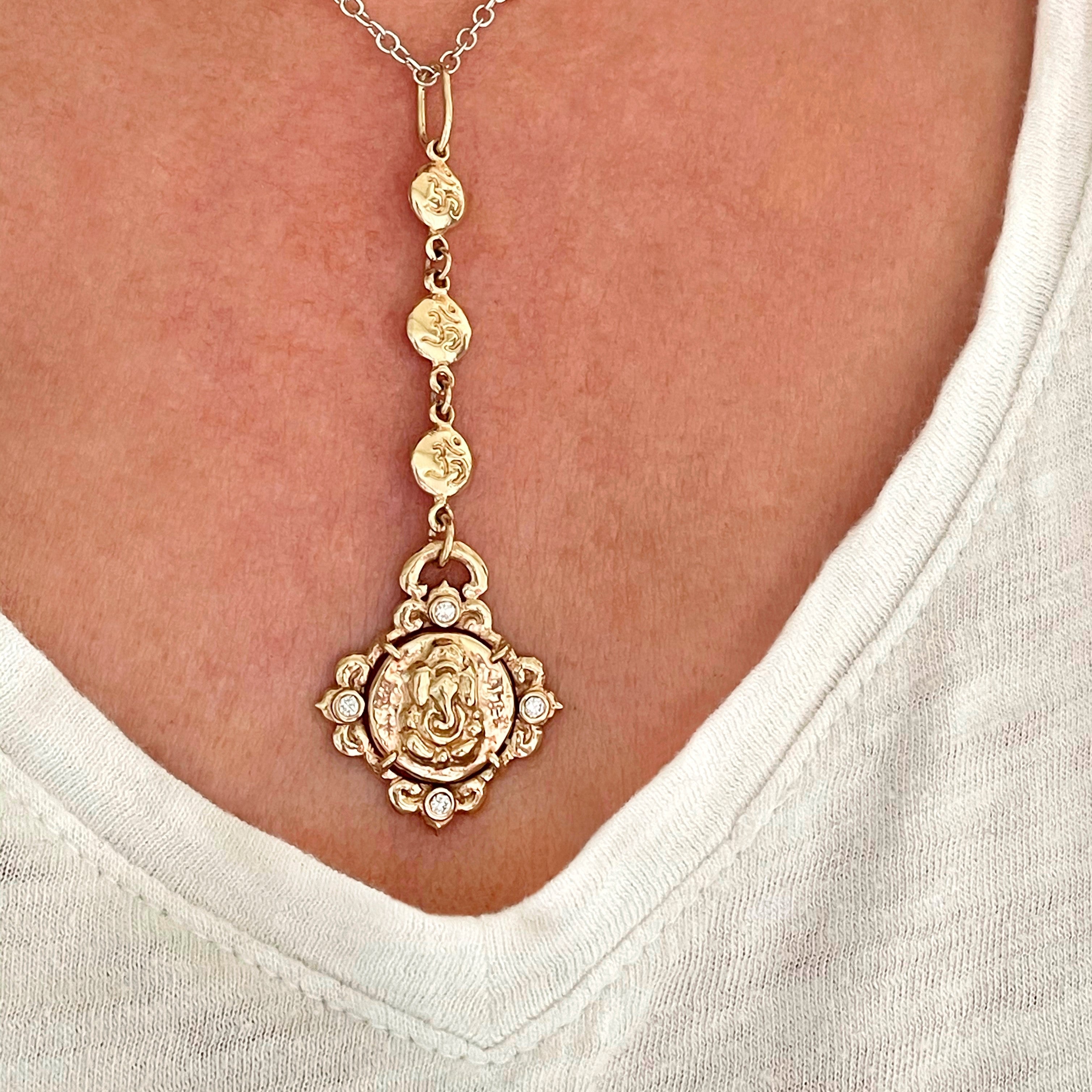Ganesh on 4 Direction Lotus and Diamonds