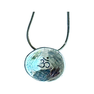 SN2 Small Om Disk Necklace